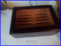 Very Nice Wooden Cigar Humidor With Hydrometer And Fancy Key And Lock And