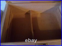 Very Nice Wooden Cigar Humidor With Hydrometer And Fancy Key And Lock And