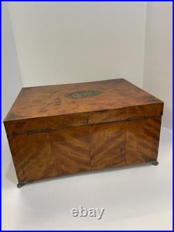 Vintage Alfred Dunhill of London Wood Claw-Footed Cigar Humidor Box Vintage Alfred Dunhill of London Wood Claw-Footed Cigar Humidor Box