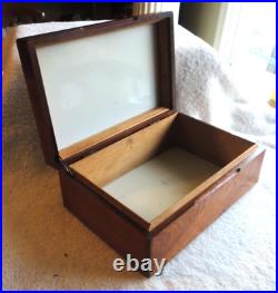 Vintage DECATUR INDUSTRIES GENUINE WALNUT PORCELAIN LINED ESTATE CIGAR BOX READ