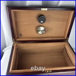 Vintage Diamond Crown Cigar Humidor Clean Box READ