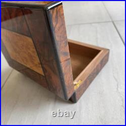 Vintage Elegant Club Wooden Cigar Humidor with Hygrometer Vintage Elegant Club Wooden Cigar Humidor with Hygrometer