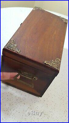 Vintage Wood Cigar Humidor w Wisconsin Tobacco Law Compliance Stamp on Bottom