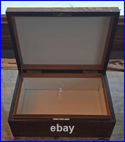 Vtg. Quartersawn Tiger Oak Wood Humidor Arts & Crafts Style Milk Glass Interior