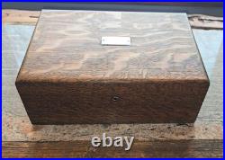 Vtg. Quartersawn Tiger Oak Wood Humidor Arts & Crafts Style Milk Glass Interior