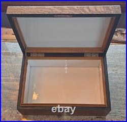 Vtg. Quartersawn Tiger Oak Wood Humidor Arts & Crafts Style Milk Glass Interior