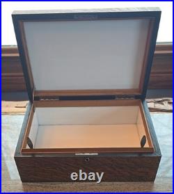 Vtg. Quartersawn Tiger Oak Wood Humidor Arts & Crafts Style Milk Glass Interior