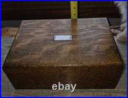 Vtg. Quartersawn Tiger Oak Wood Humidor Arts & Crafts Style Milk Glass Interior