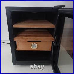 Whynter Stainless Steel 1.2 cu. Ft. Cigar Cooler Humidor -CHC-120S